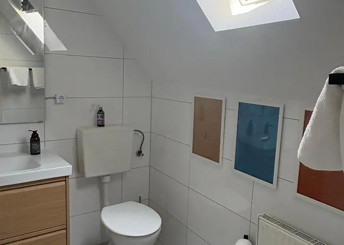 Centrally Located 公寓 *